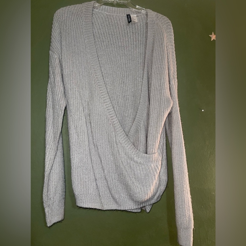 Grey sweater, cross cross v-neck